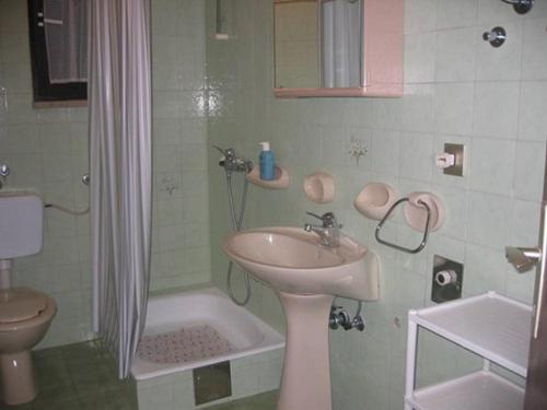 Apartments with a parking space Krk - 14484