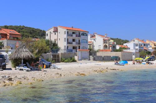 Apartments by the sea Slatine, Ciovo - 14541