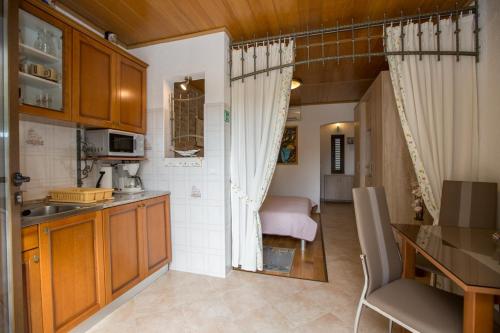 Apartments with a parking space Opatija - 14562