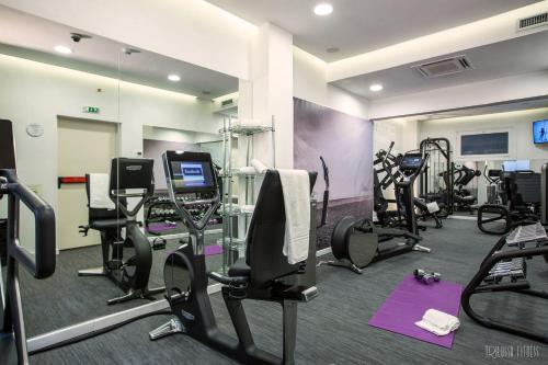 Fitness centrum a/nebo fitness zařízení v ubytování Trilussa Palace Hotel Congress & Spa