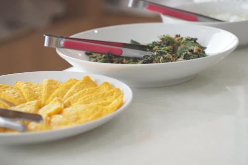 ホテルの敷地内または近くでの食事または食べ物