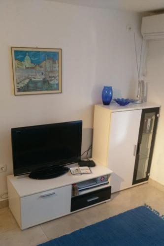 Apartments with parking space Supetar, Brac - 16445