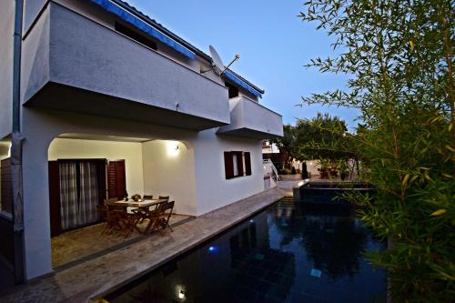 Holiday house with a swimming pool Okrug Donji, Ciovo - 16560