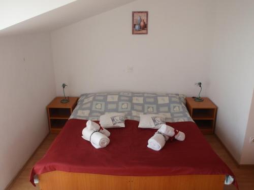 Postel nebo postele na pokoji v ubytování Apartments with a parking space Plat, Dubrovnik - 16457