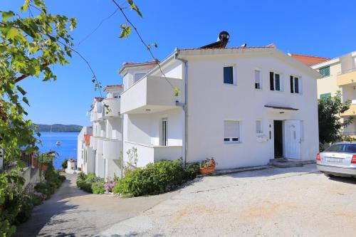 Fotografie z fotogalerie ubytování Apartments and rooms by the sea Trogir - 16536 v Trogiru