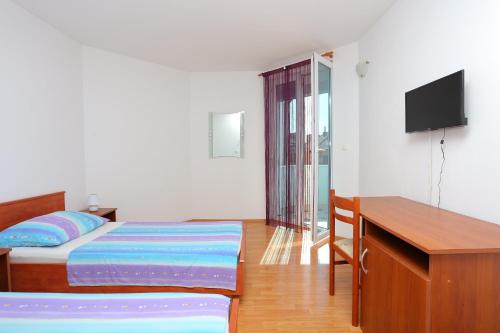 Apartments and rooms by the sea Trogir - 16536
