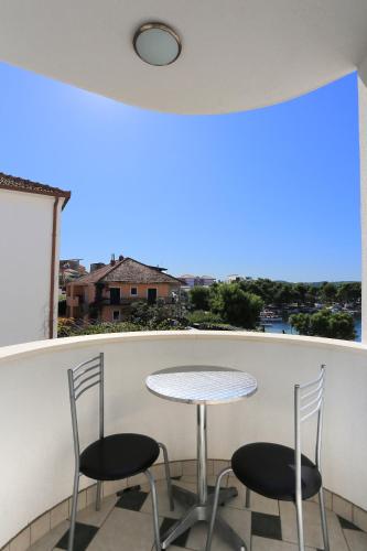 Apartments and rooms by the sea Trogir - 16536