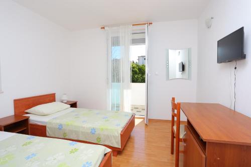 Apartments and rooms by the sea Trogir - 16536