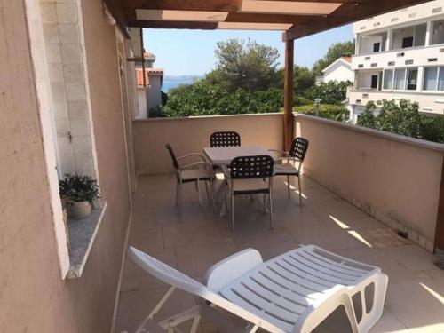 Balkón nebo terasa v ubytování Apartment Povljana 16466b