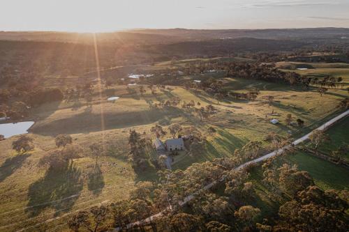 A bird's-eye view of 47 WOOLSHED ROAD - Adelaide Hills rural retreat