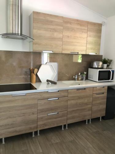 Η κουζίνα ή μικρή κουζίνα στο Le Gîte au calme d'Aubignan 4 personnes, 1 chambre