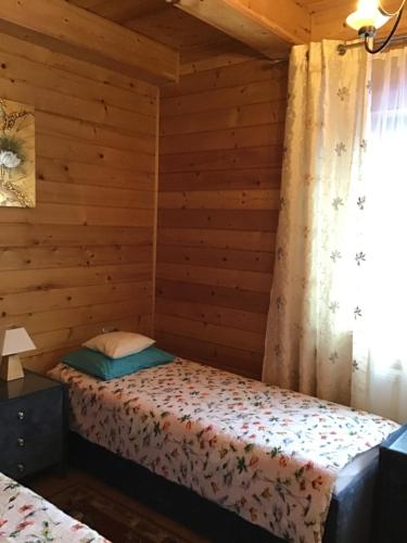 Cama o camas de una habitación en Jankówka