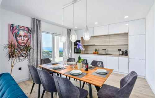 Awesome Home In Makarska