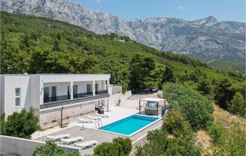 Awesome Home In Makarska