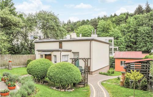 Κήπος έξω από το 2 Bedroom Lovely Home In Gdynia
