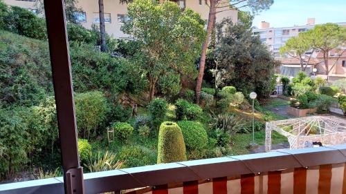 Κήπος έξω από το studio centre ville proche mer