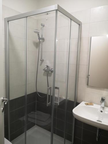 Bilik mandi di Hotel Clodi