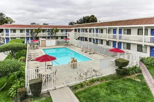 Motel 6-Salinas, CA - North Monterey Area in Salinas