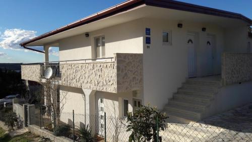 Fotografia z galérie ubytovania Apartments with a parking space Gornji Karin, Novigrad - 16610 v destinácii Gornji Karin