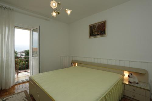 Apartments with parking space Supetar, Brac - 16699
