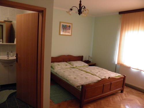 Krevet ili kreveti u jedinici u objektu Rooms with a parking space Draz, Baranja - 16701