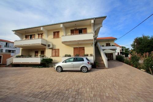 Apartments with parking space Sukosan, Zadar - 16641