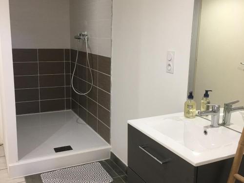 Galeriebild der Unterkunft Grand gîte avec piscine, cheminée et terrasse près de Lunéville, idéal pour familles et groupes - FR-1-584-84 in Athienville