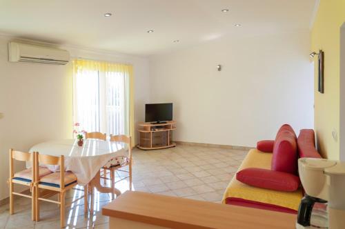 Apartments by the sea Supetarska Draga - Gonar, Rab - 16738