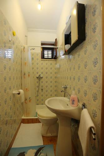 Apartments with parking space Supetar, Brac - 16807