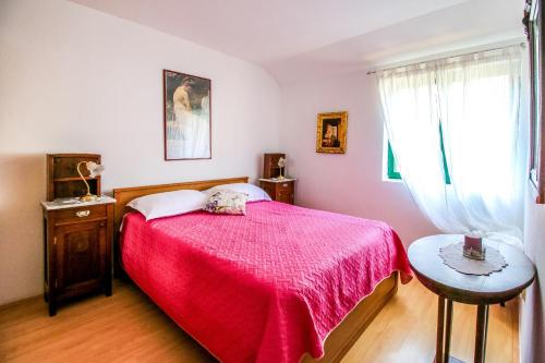 Ένα ή περισσότερα κρεβάτια σε δωμάτιο στο Apartments with parking space Trpanj, Peljesac - 16825