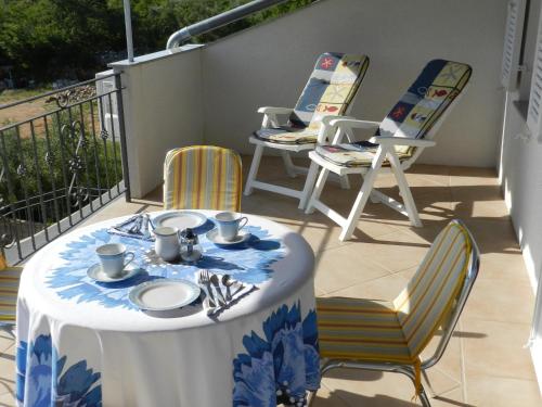 Apartments with a parking space Sveti Vid, Krk - 16955