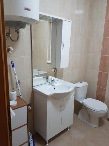 Apartments with parking space Novi Vinodolski - 16998