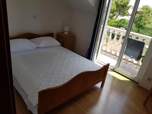 Apartments with parking space Okrug Gornji, Ciovo - 17032