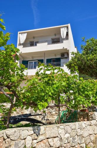 Apartments with parking spaces Igrane, Makarska - 16878