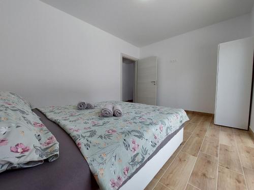 Apartment and Rooms Anne