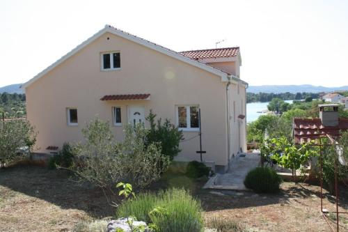 Fotografia z galérie ubytovania Apartments by the sea Bilice, Krka - 16904 v Šibeniku