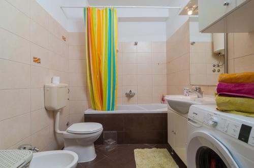 Apartments with parking space Supetar, Brac - 16923