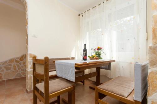 Apartments with WiFi Pula - 17014