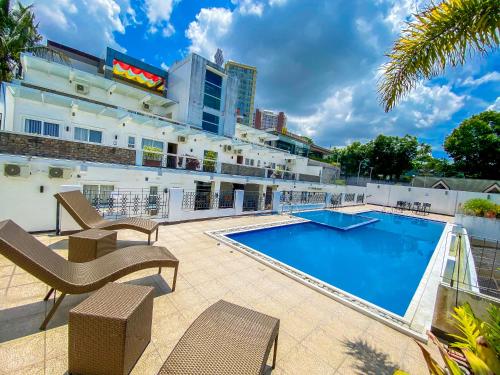 Swimmingpoolen hos eller tæt på Tagaytay Hotel SixB