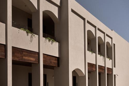 El edificio en el que está el hotel