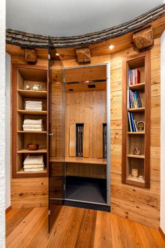 Biblioteca en el apartamento