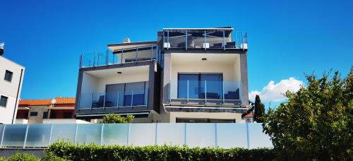 Villa Aliara Jacuzzi Apartment – Photos 3