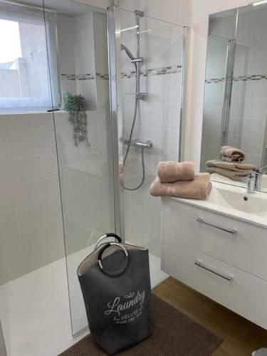 Kúpeľňa v ubytovaní Appartement RDC de maison principale