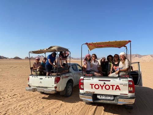 Επισκέπτες που μένουν στο Panorama Wadi Rum