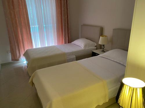 Coastal, 2-bedroom rental unit