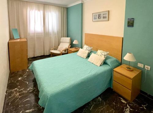 Ένα ή περισσότερα κρεβάτια σε δωμάτιο στο Magnificent Apt. with Sea View, Cliff & Marina