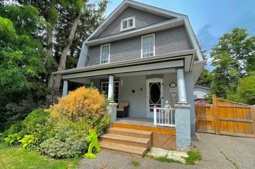 3 Bedroom House in Richmond Hill Long Term
