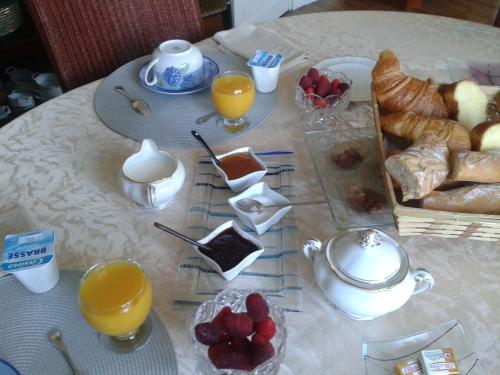 Chambre d'hôtes La Masanaで提供されている朝食