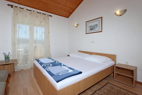 Apartments by the sea Supetarska Draga - Gonar, Rab - 18650
