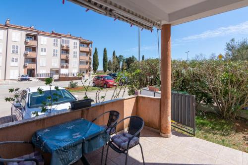 Apartments with parking space Fazana - 18639